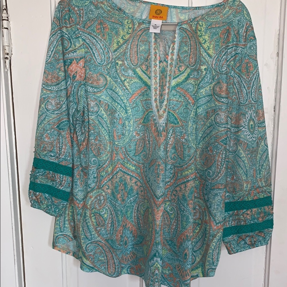 Ruby Rd.  Top Size XL light green with crochet lace on 3/4 length sleeve